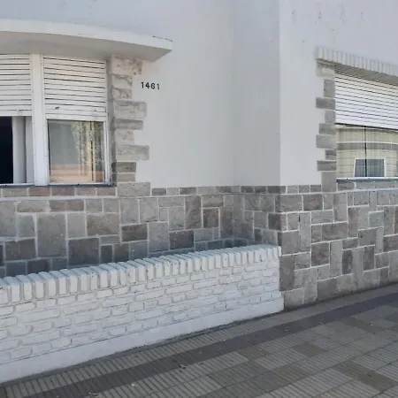 Departamento Al Frente- Habitacion Con Living Tandil Exterior photo