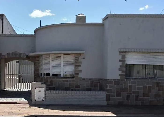 Departamento Al Frente- Habitacion Con Living