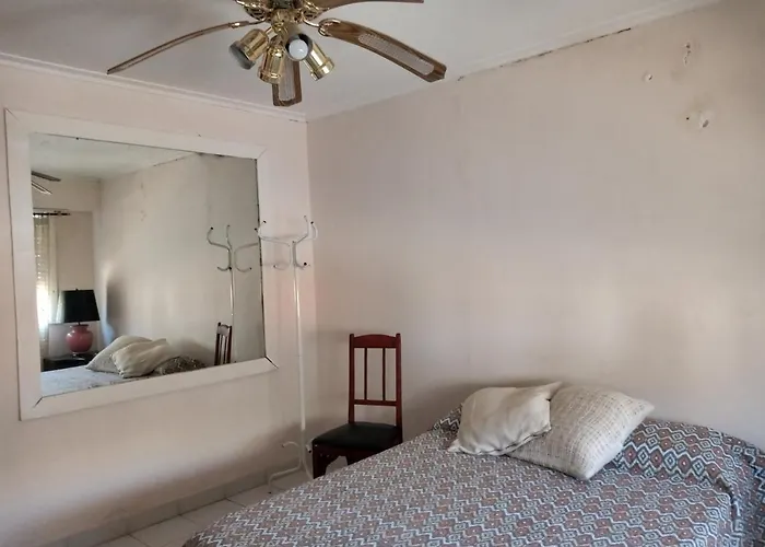 Departamento Al Frente- Habitacion Con Living