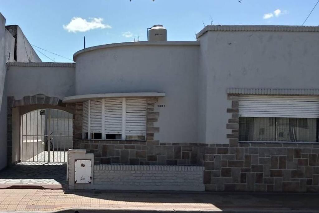 Departamento Al Frente- Con Living *