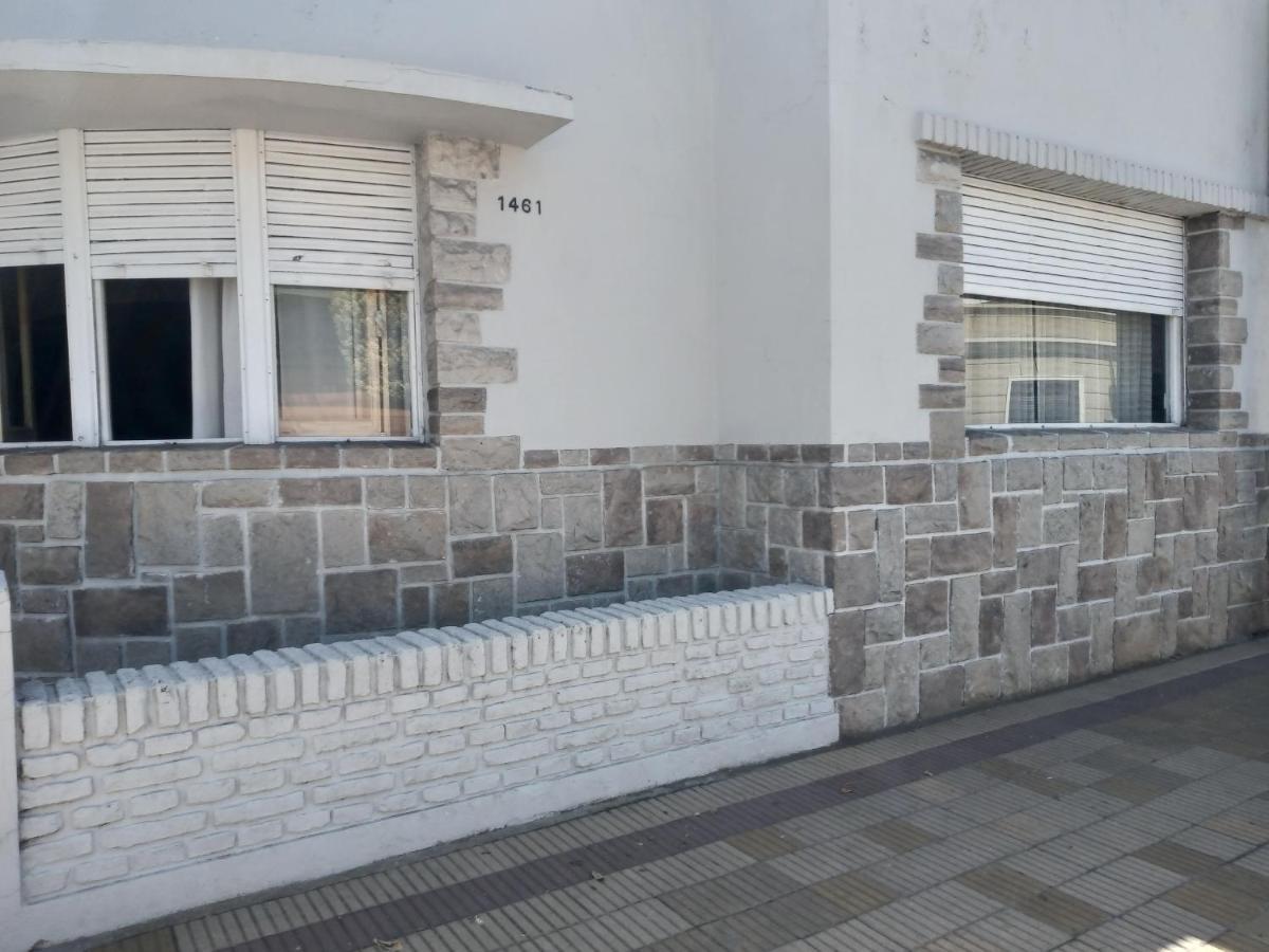 Departamento Al Frente- Con Living